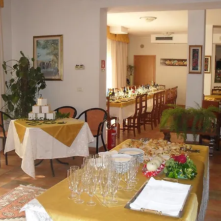 ホテル Ristorante Olimpia アッバディーア・サン・サルヴァトーレ